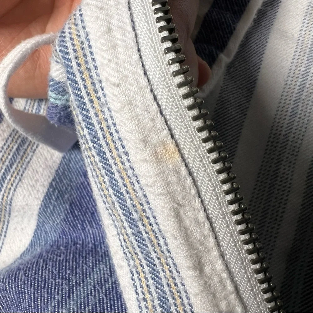 Quiksilver‎ Blue and White Striped Men's Sweater